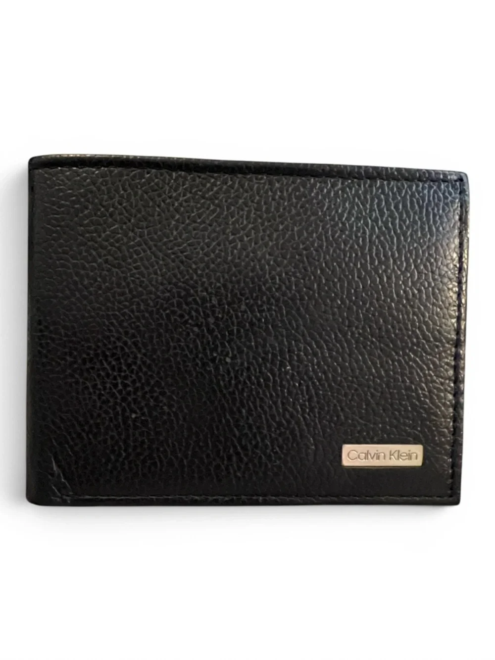 Calvin Klein Men’s Pebble Genuine Leather Bifold Wallet with Logo Plaque